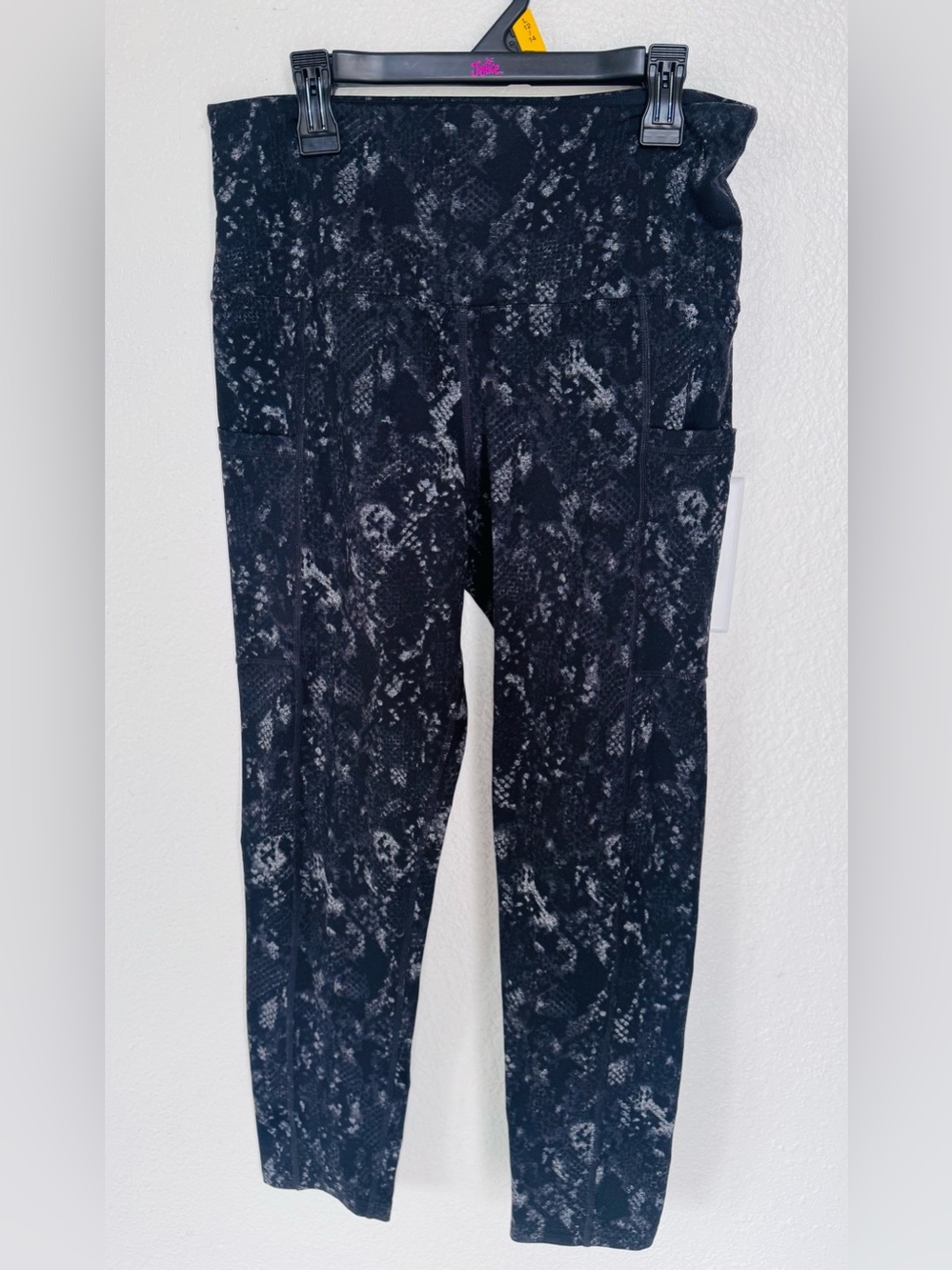 Women’s Tuff Athletics Active Leggings Black Gray Medium
